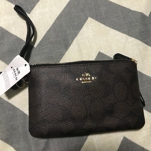 Double corner zip wristlet